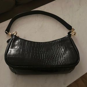 Faux croc shoulder purse black and gold